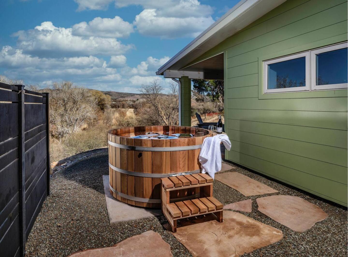 Pitchner Place Creekfront Hot Tub Fire Pit Cornville Ngoại thất bức ảnh